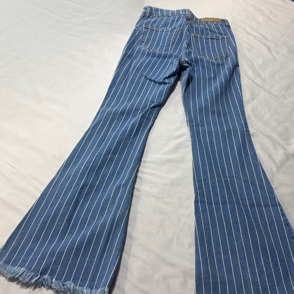 Cello bell bottom pin stripe blue jeans size 5 - Picture 8 of 10